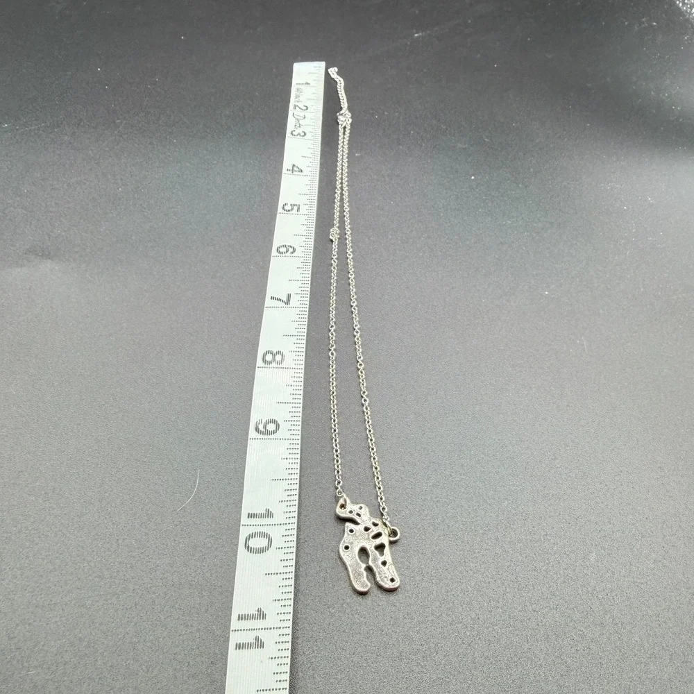 N/A distinctive silver